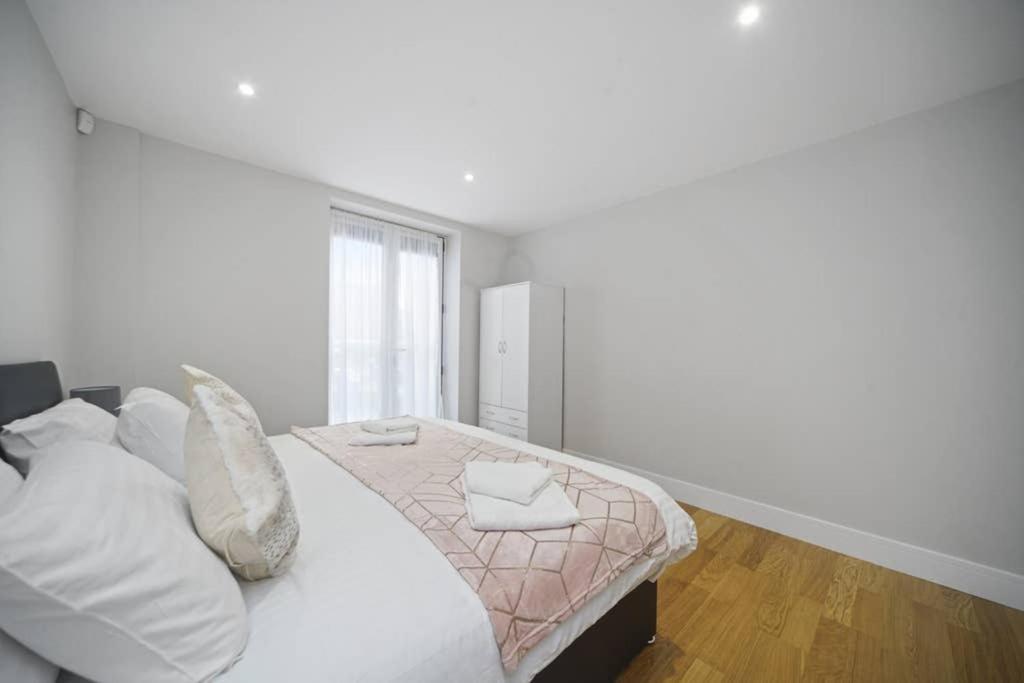 Flat 3 Bridge House Daire Staines-upon-Thames Dış mekan fotoğraf