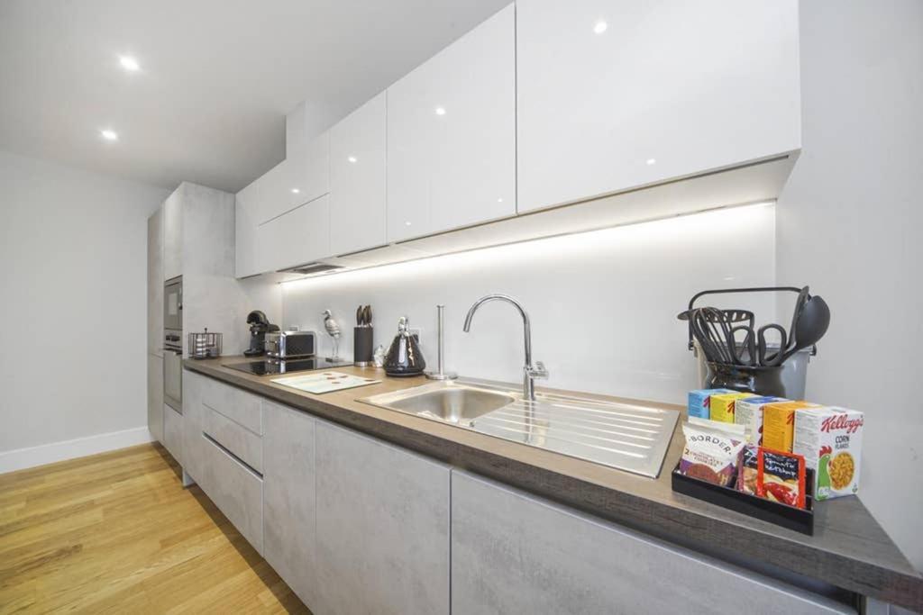 Flat 3 Bridge House Daire Staines-upon-Thames Dış mekan fotoğraf