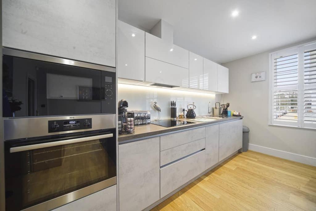 Flat 3 Bridge House Daire Staines-upon-Thames Dış mekan fotoğraf