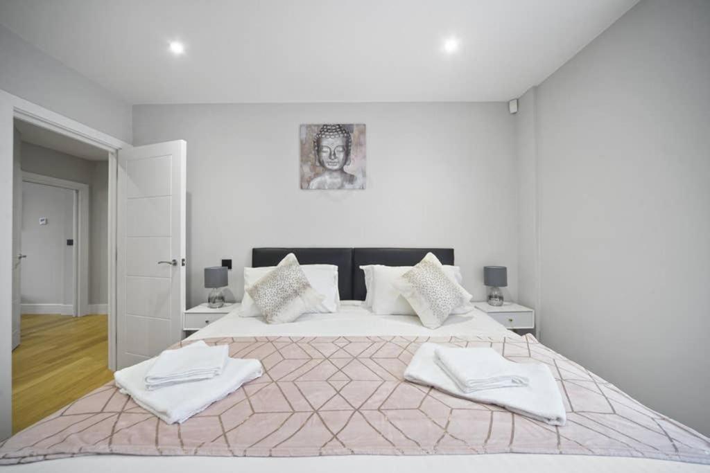 Flat 3 Bridge House Daire Staines-upon-Thames Dış mekan fotoğraf